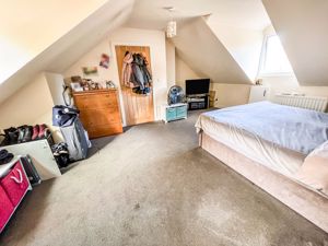 MASTER BEDROOM- click for photo gallery